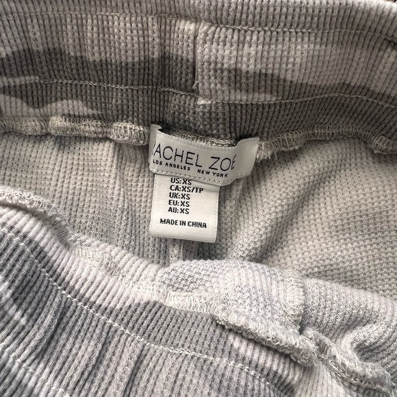 Rachel Zoe | Camo shorts with pockets - Picture 4 of 4